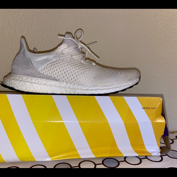 Adidas Ultraboost CBC Edition - Picture 1 of 7